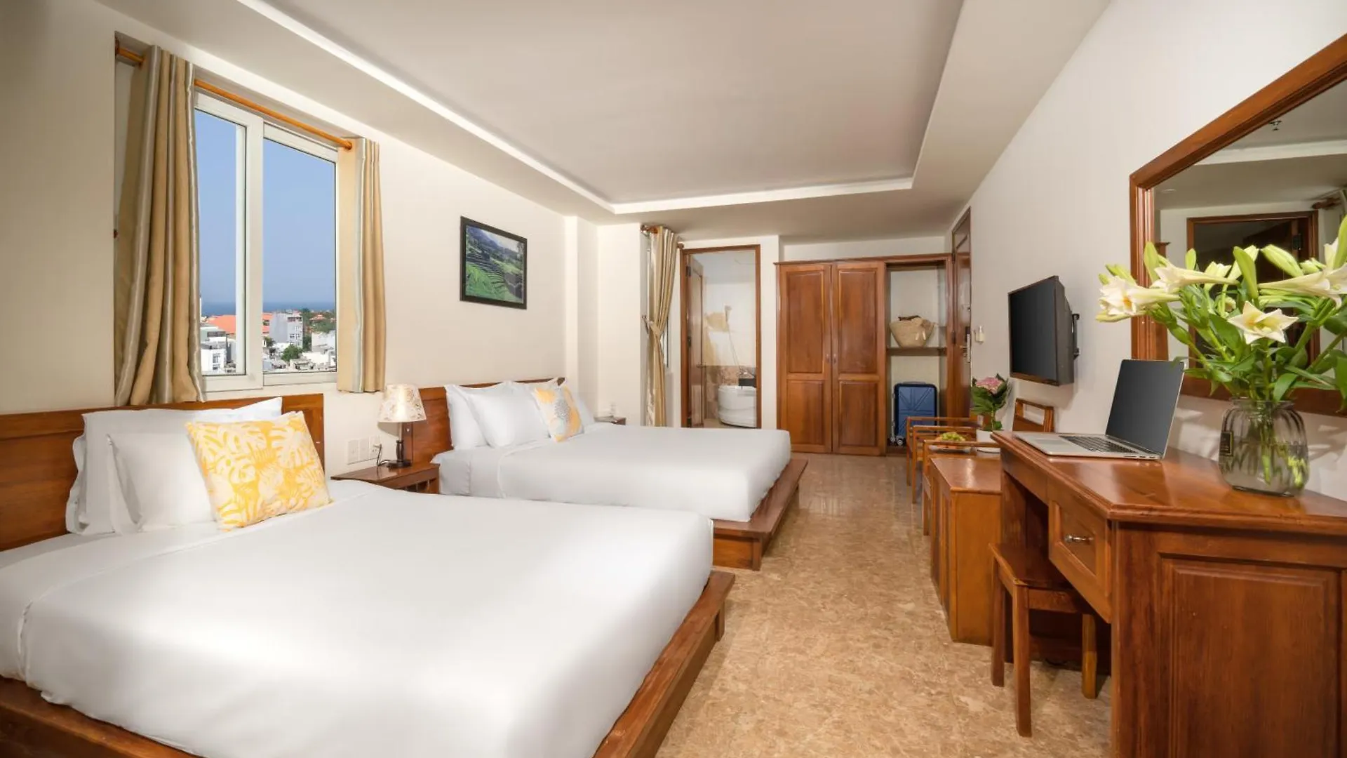Titan Hotel Da Nang
