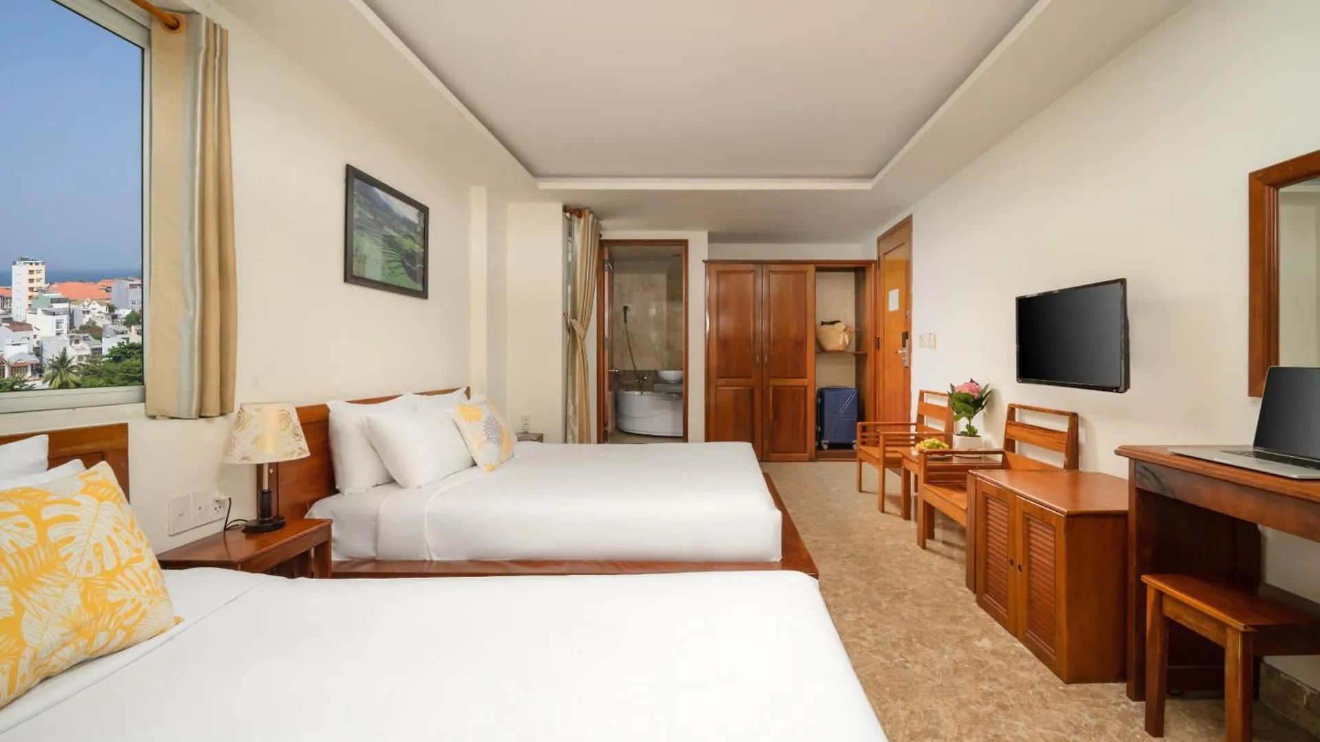 Titan Hotel Da Nang