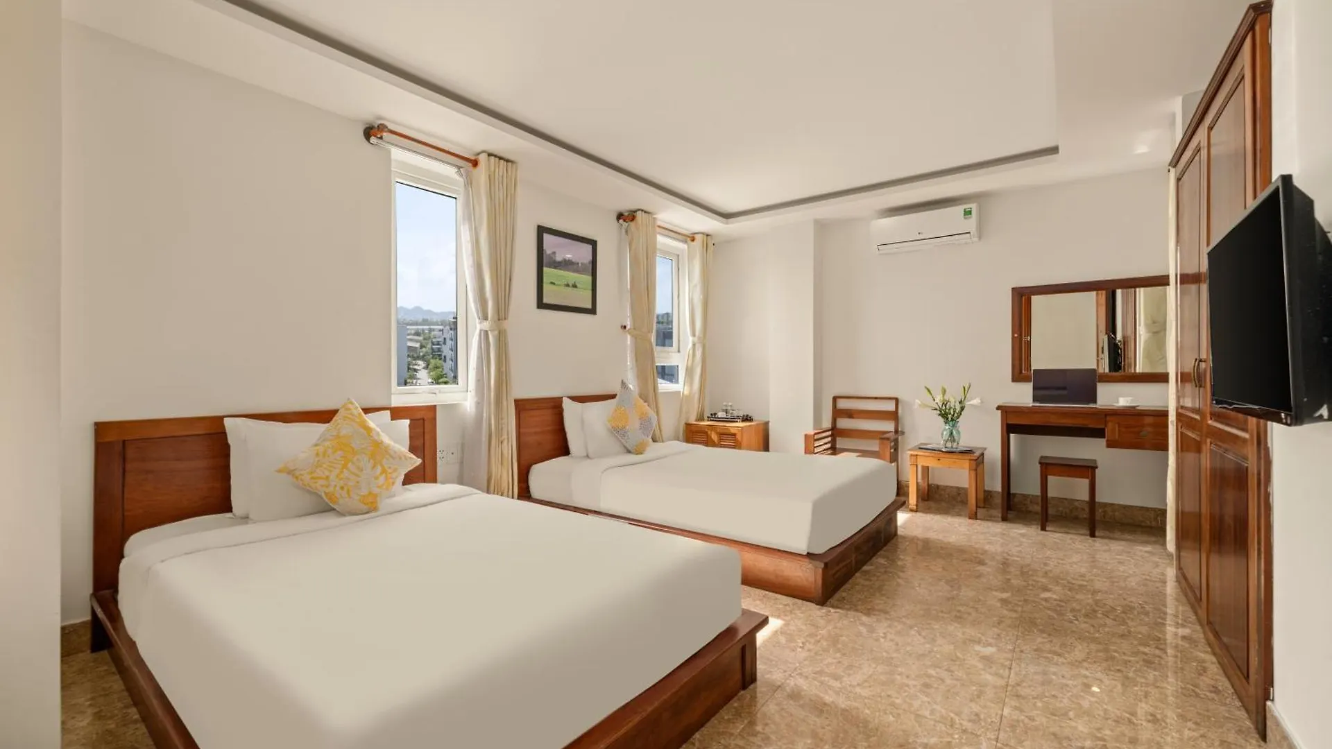 Titan Hotel Da Nang