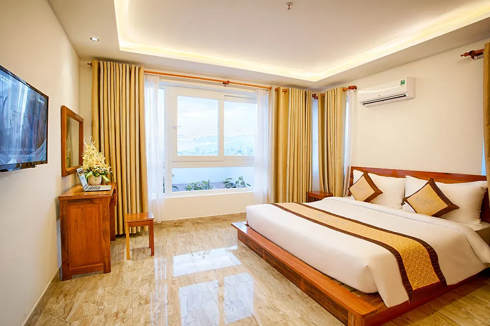 Titan Hotel Da Nang